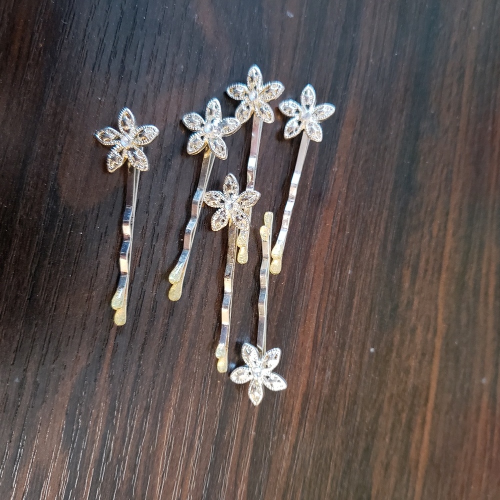 Bobby pins